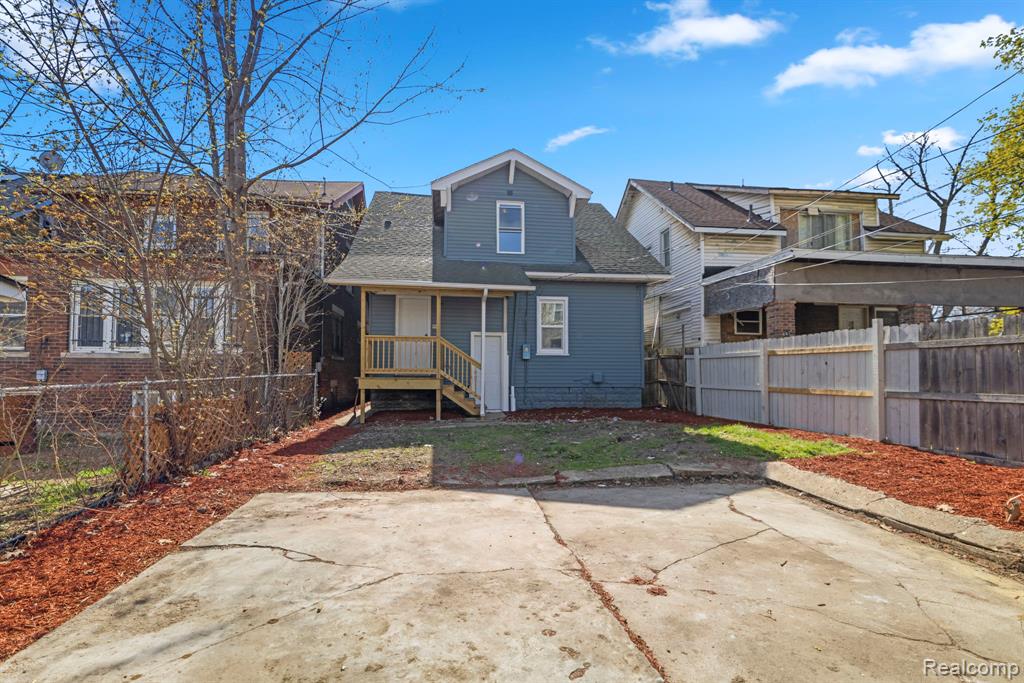 main property photo 18