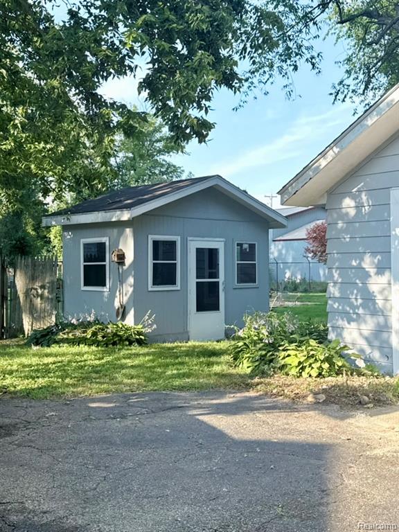 main property photo 5