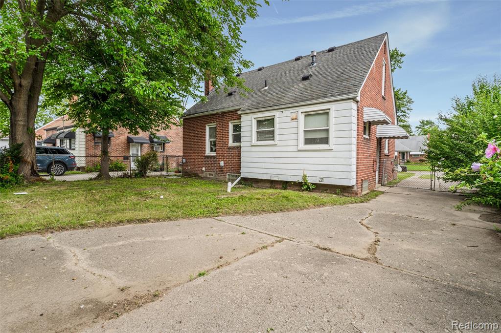 main property photo 19