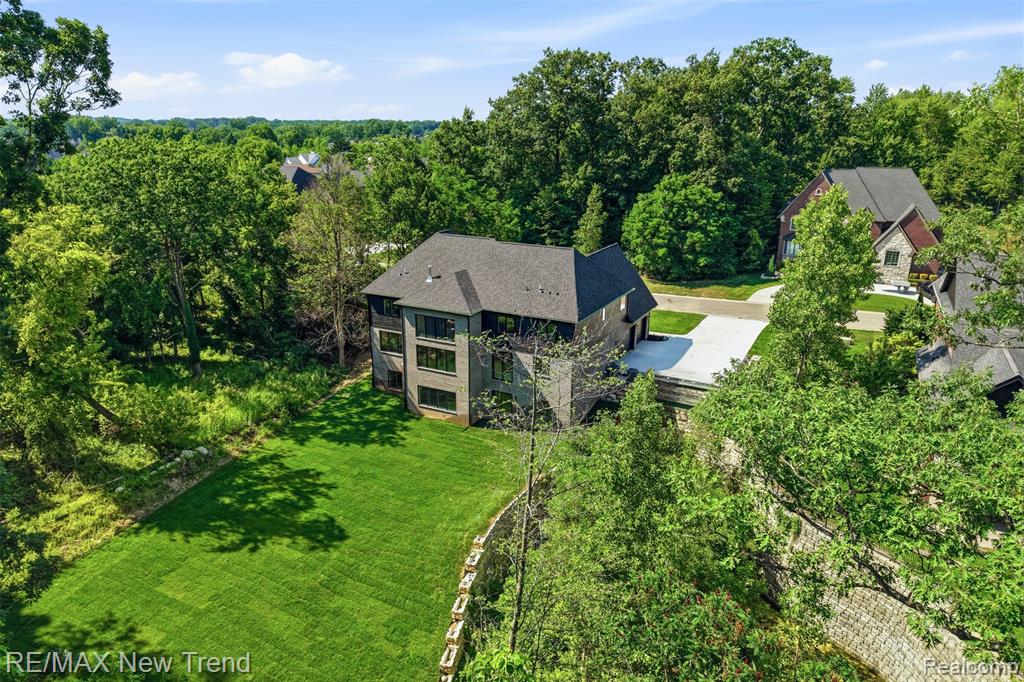 main property photo 60