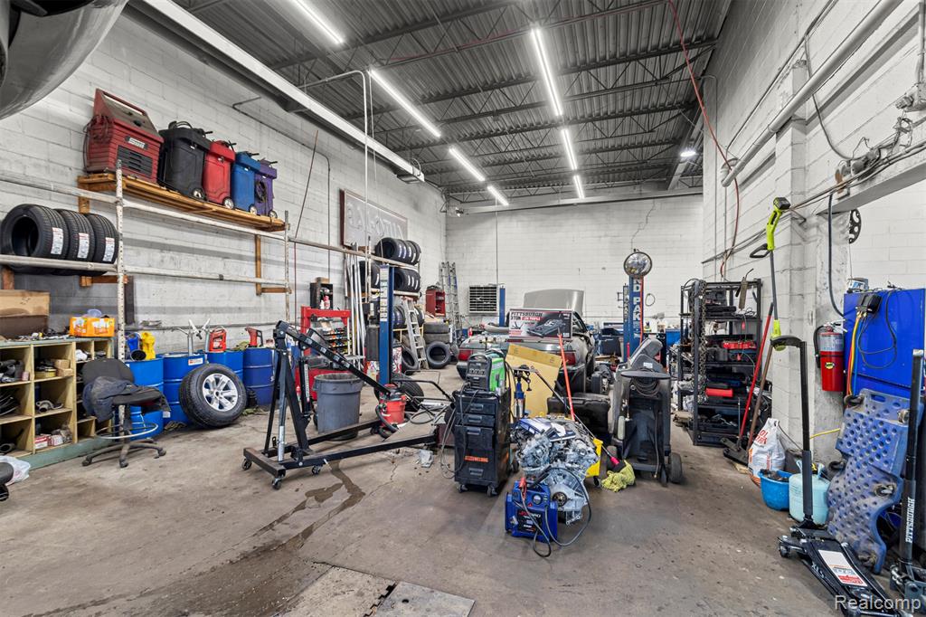 main property photo 23