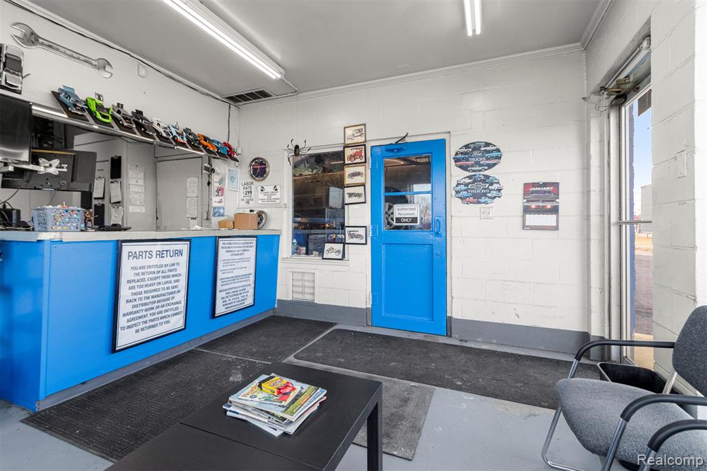 main property photo 8