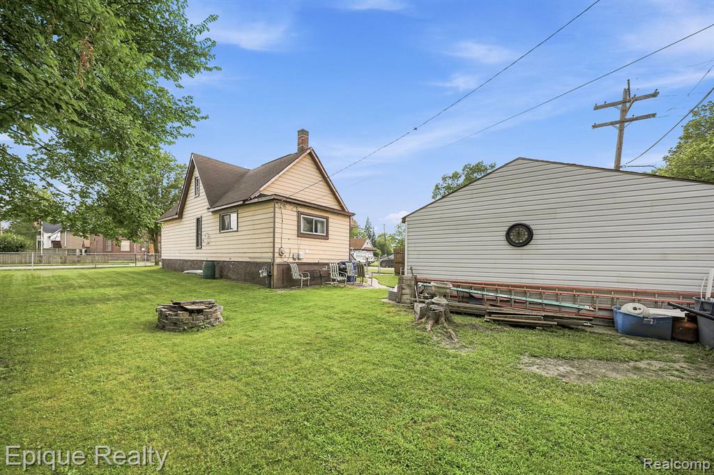main property photo 23