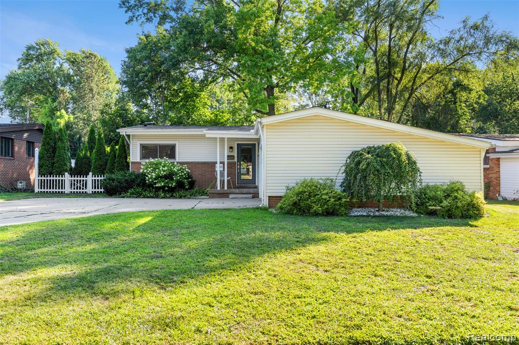 main property photo 36