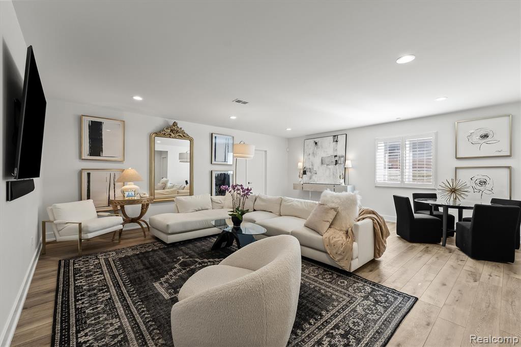 property viewer photo 21