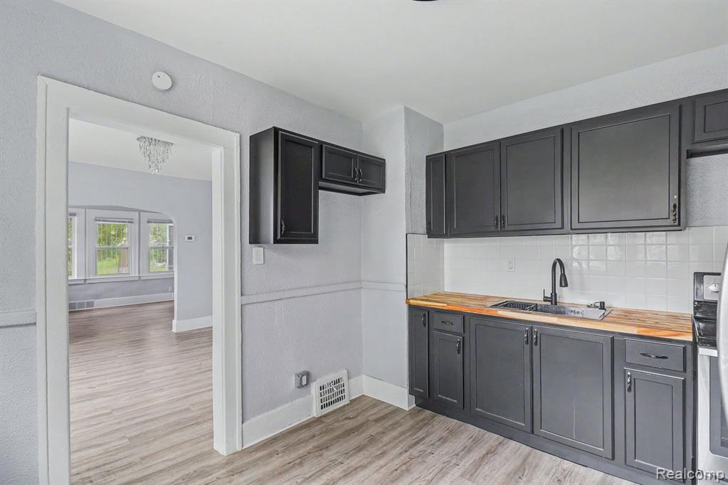 property viewer photo 9