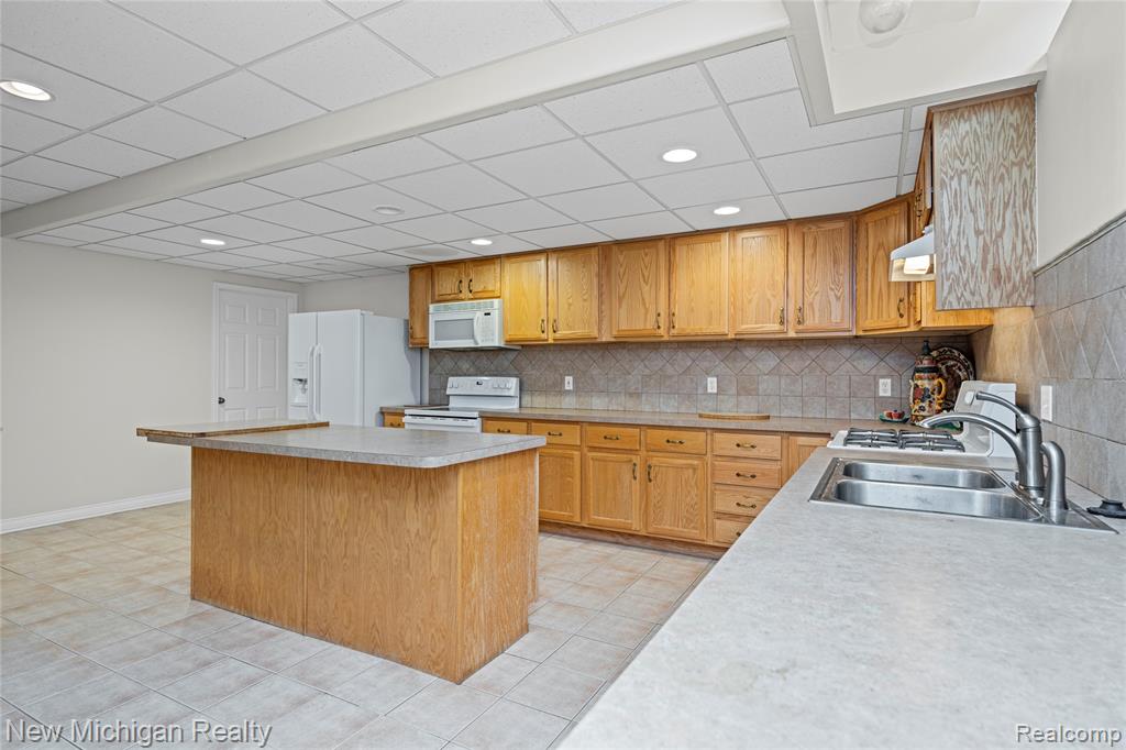 main property photo 63