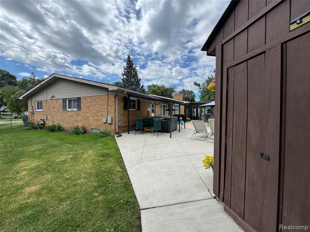 main property photo 22