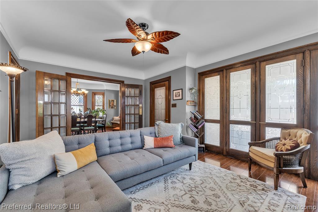 property viewer photo 13