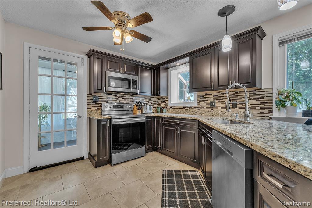 property viewer photo 18