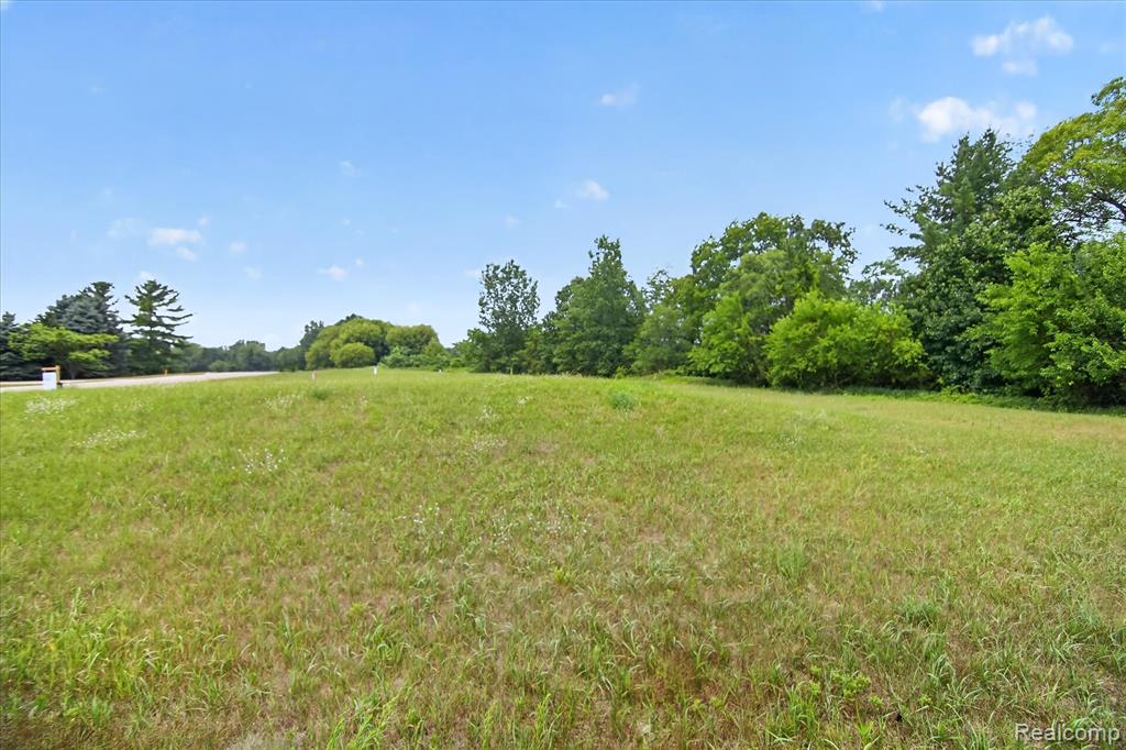 main property photo 19