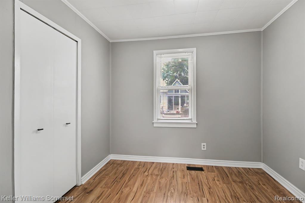 property viewer photo 9