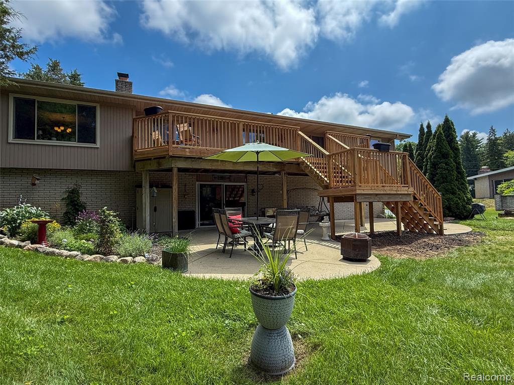 main property photo 37
