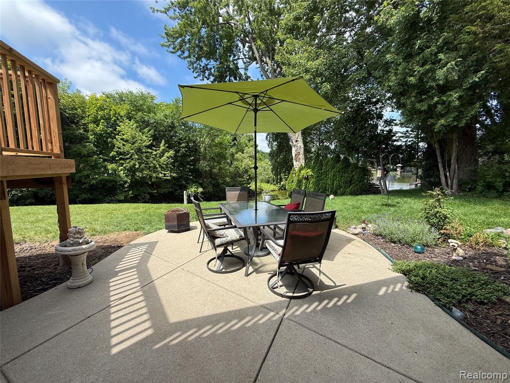 main property photo 38