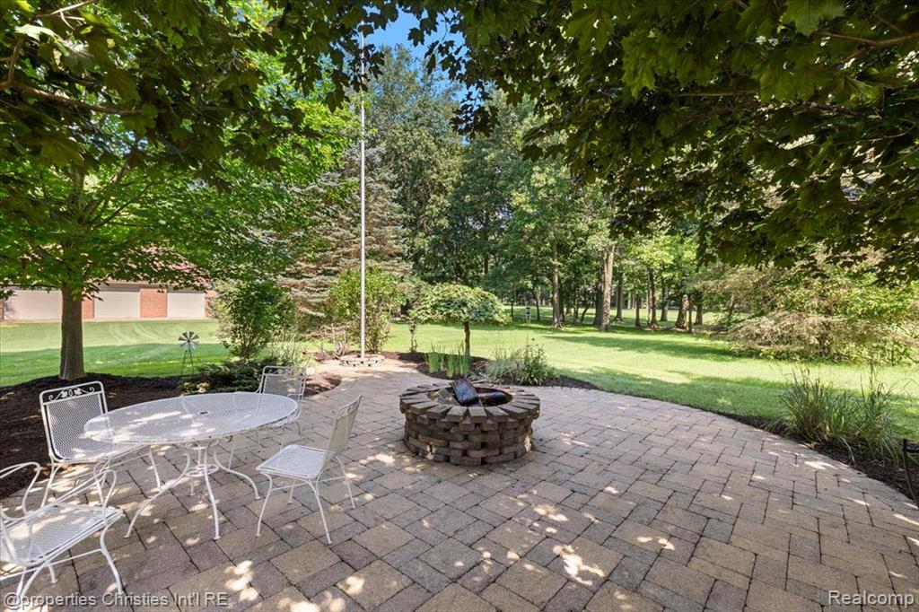main property photo 64