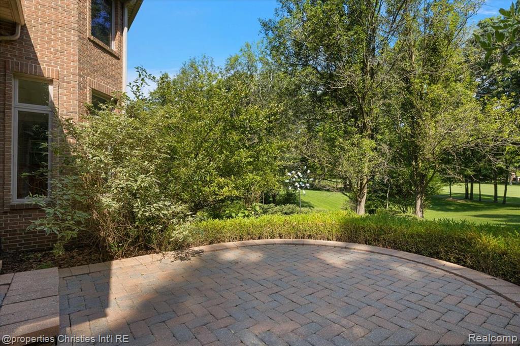 main property photo 65
