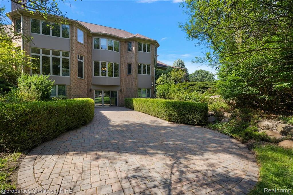 main property photo 67