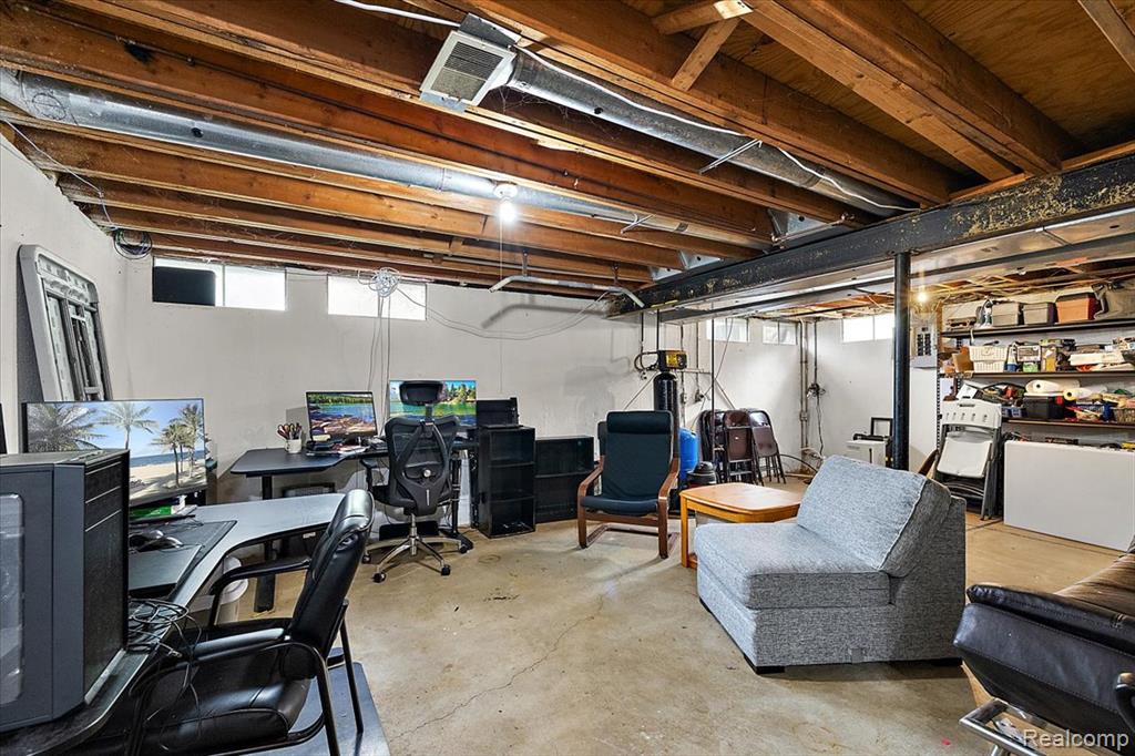 main property photo 50