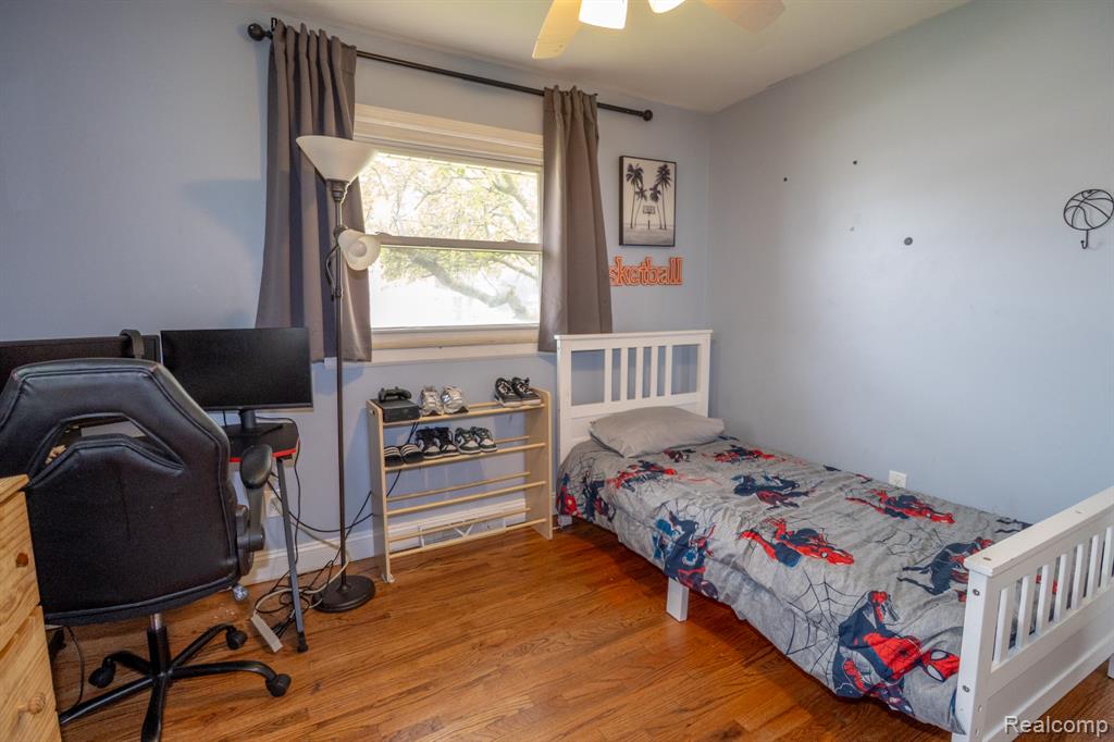 main property photo 22