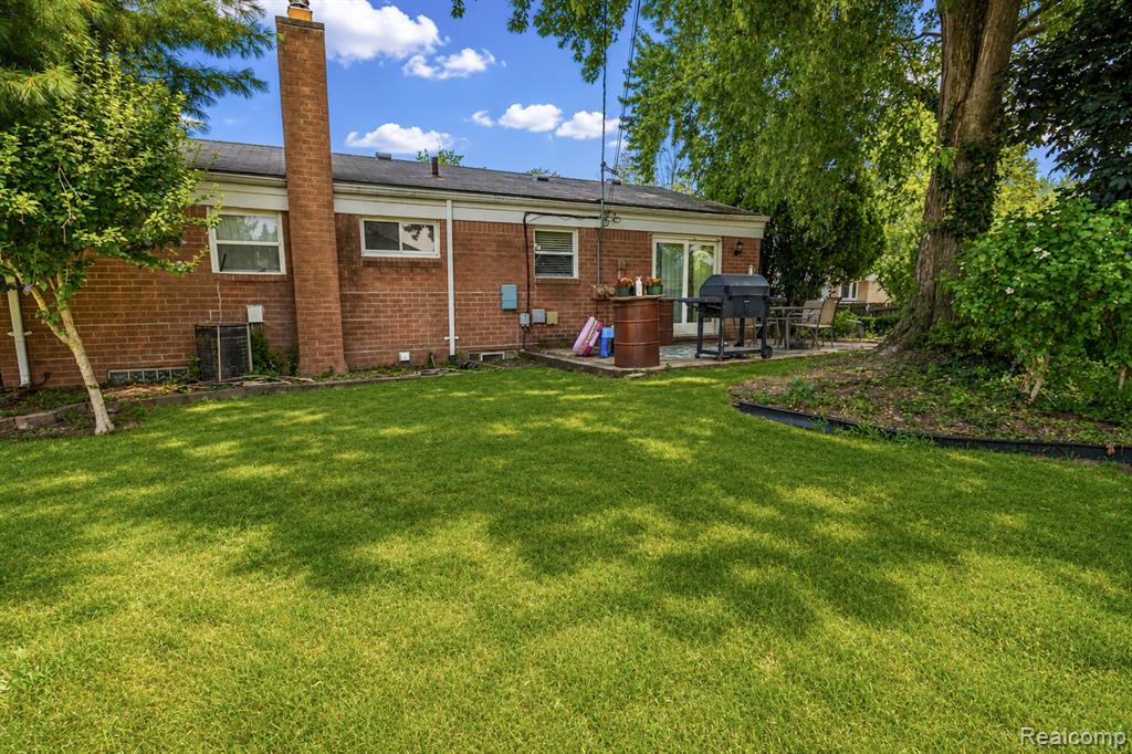 main property photo 35