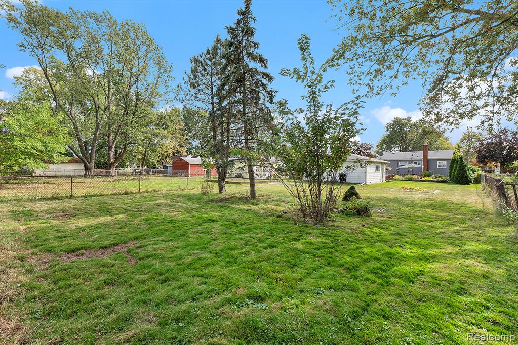 main property photo 14