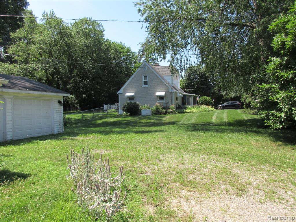main property photo 11