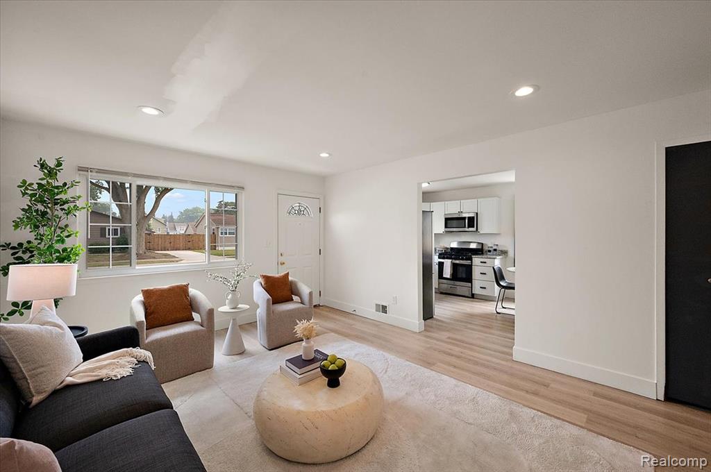 property viewer photo 7