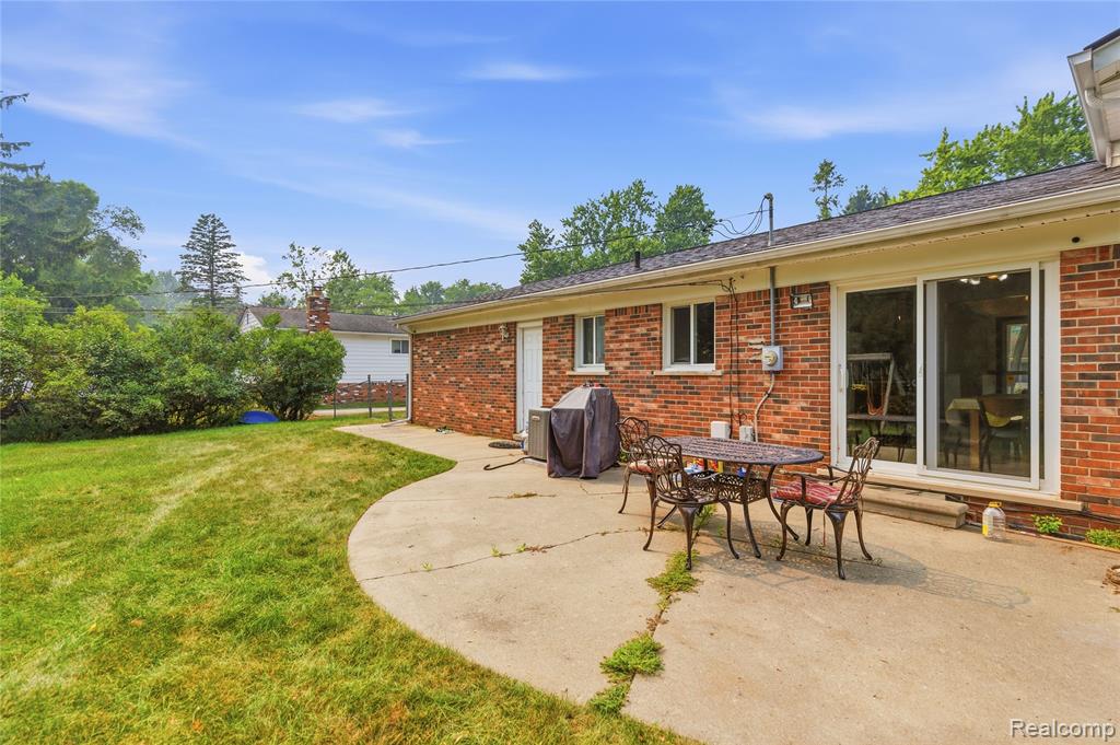 main property photo 33