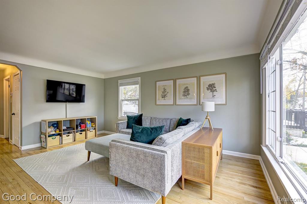 property viewer photo 2