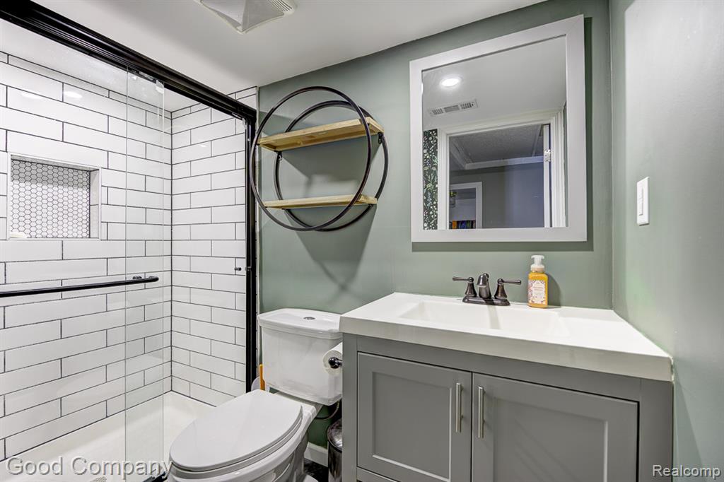 property viewer photo 36