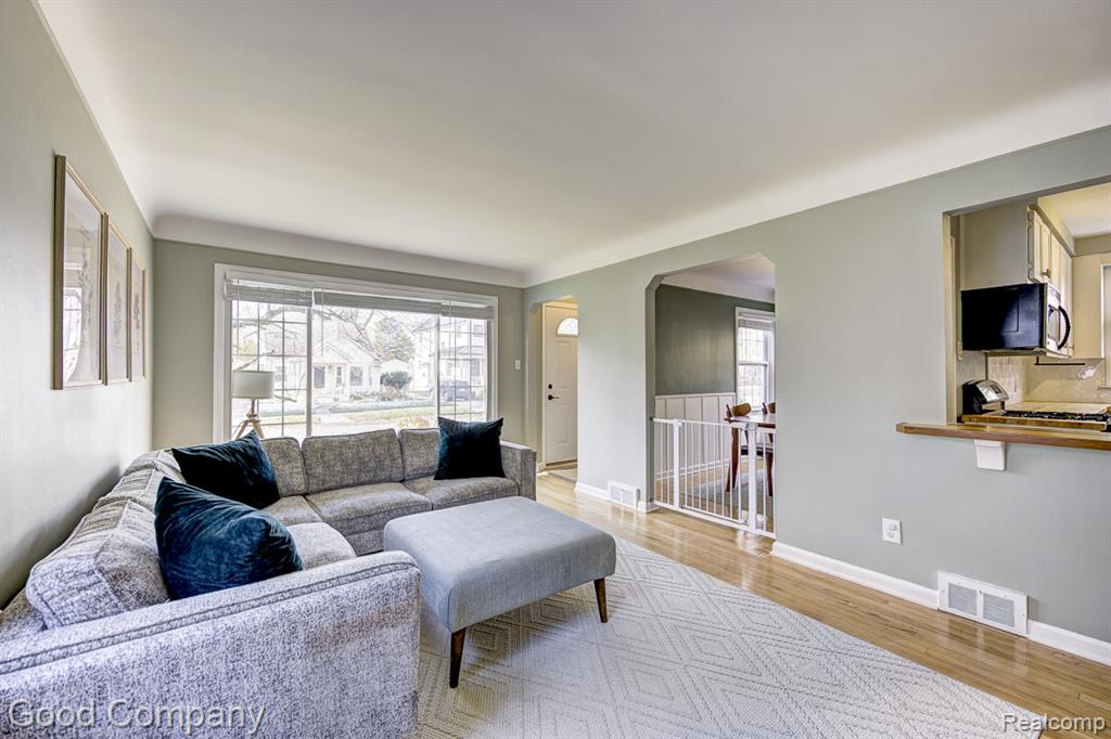 property viewer photo 8
