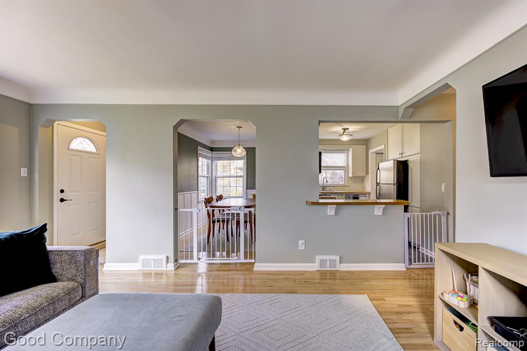 property viewer photo 9
