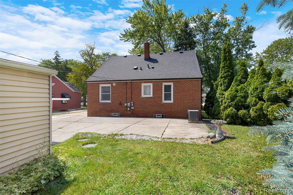 main property photo 24
