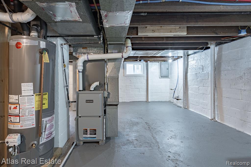 main property photo 30