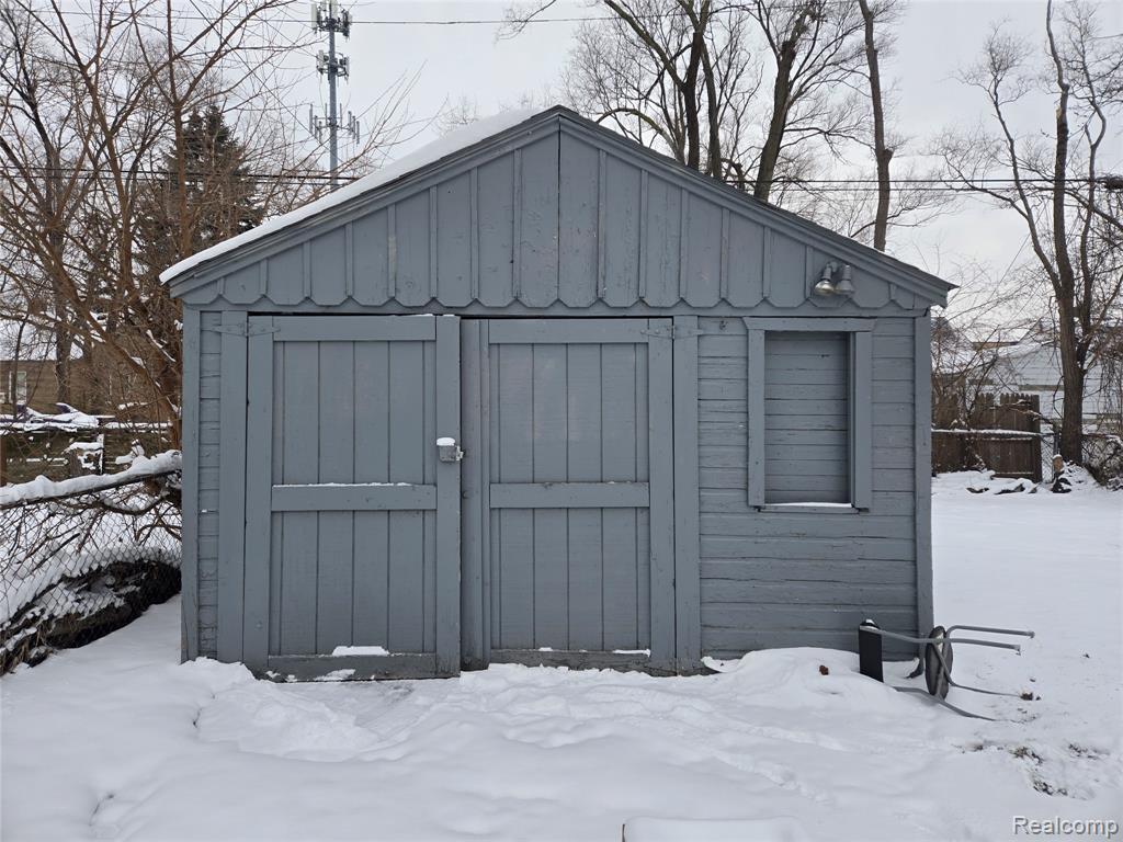 main property photo 42