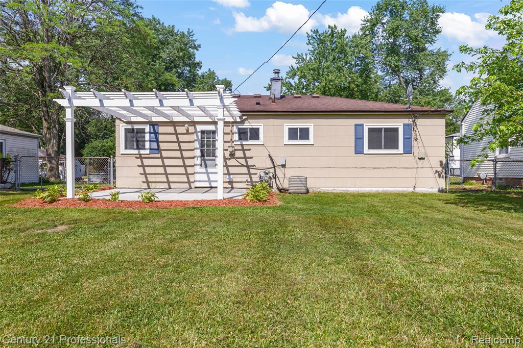 main property photo 4