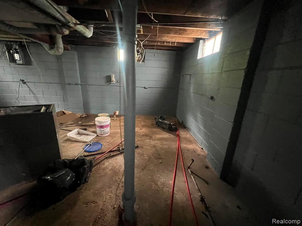 main property photo 9