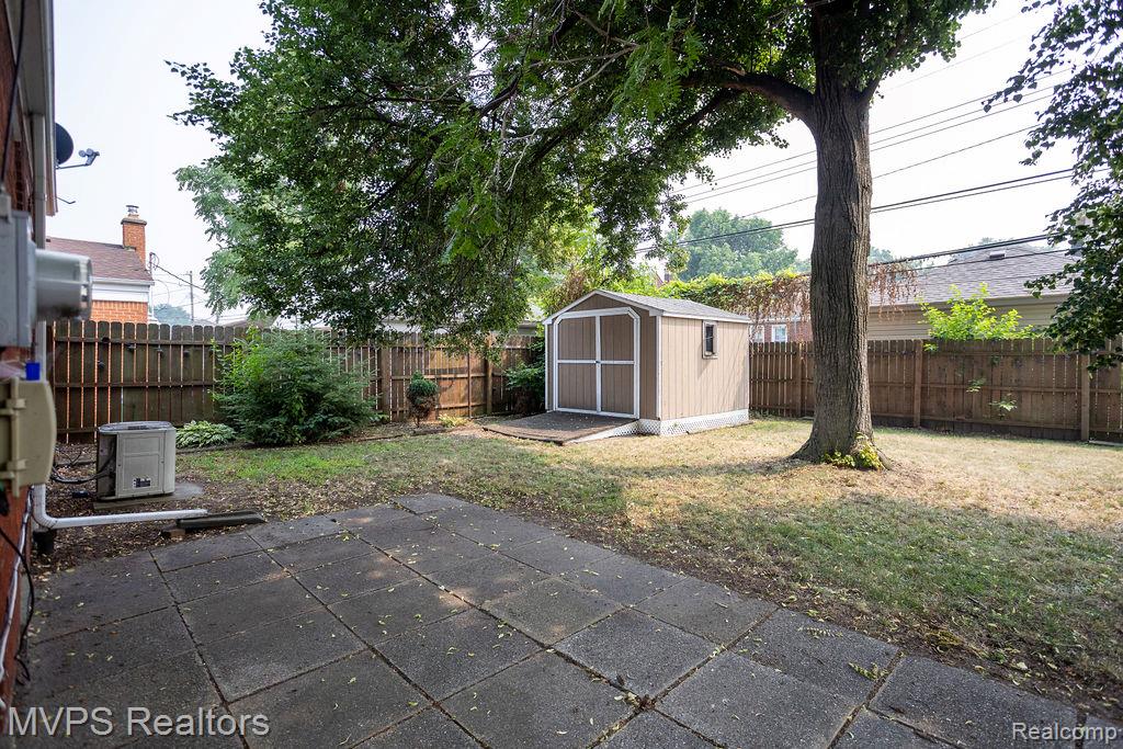main property photo 17