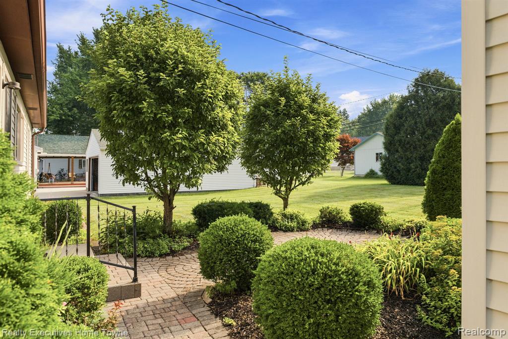 main property photo 33
