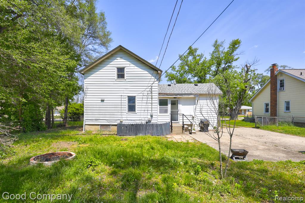 main property photo 32