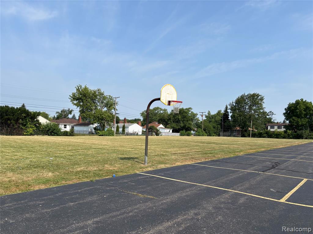 main property photo 16