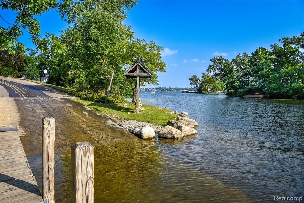 main property photo 75