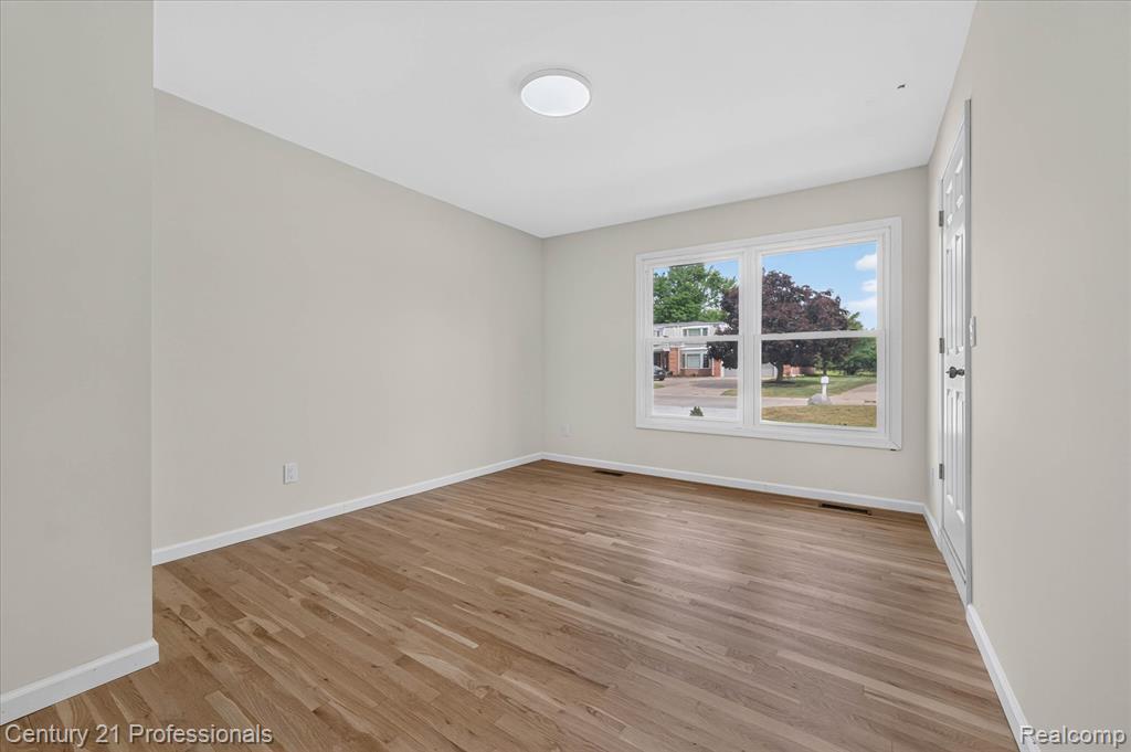 property viewer photo 20