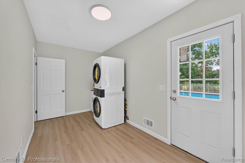 property viewer photo 24