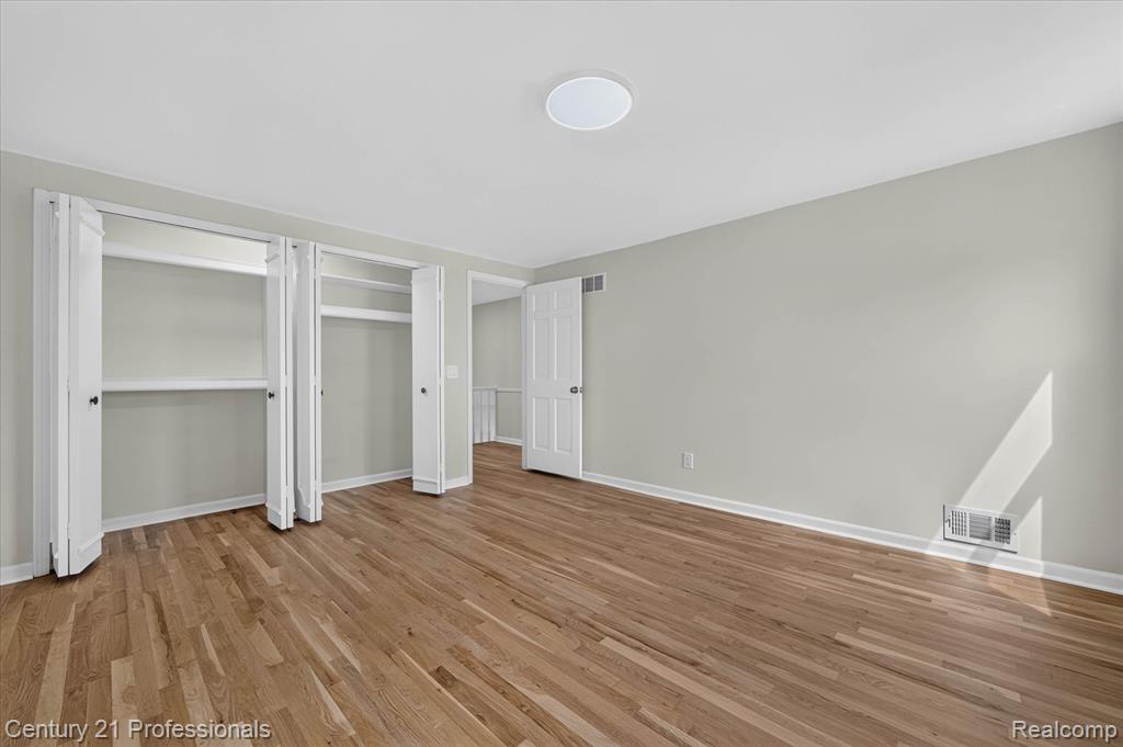 property viewer photo 37