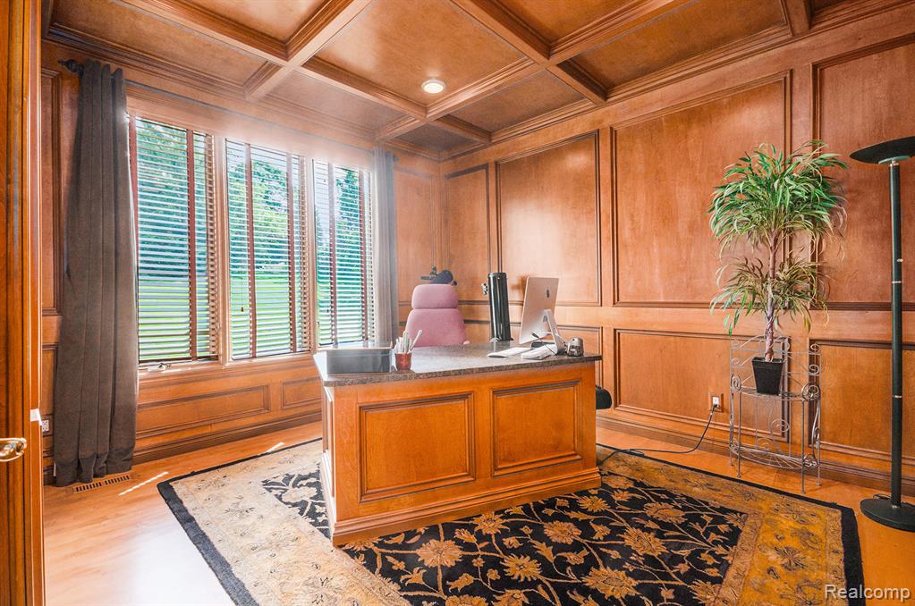 main property photo 19