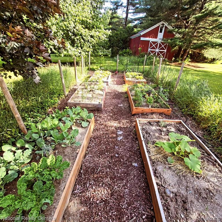 main property photo 18