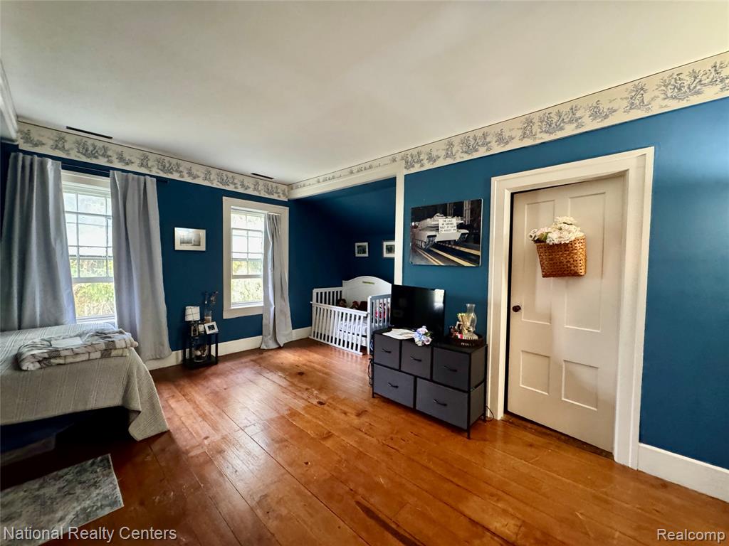 main property photo 40