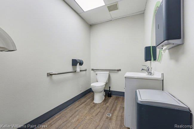 main property photo 23