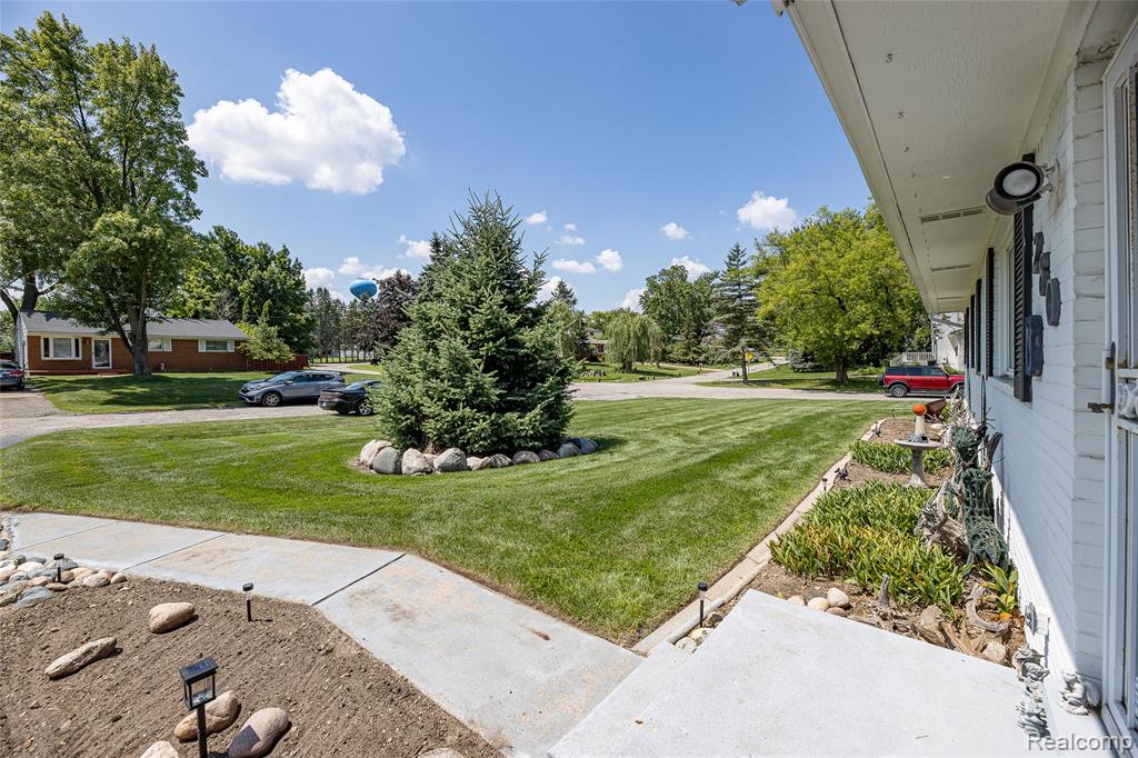 main property photo 12